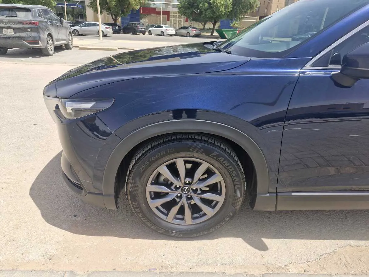 Car image 9