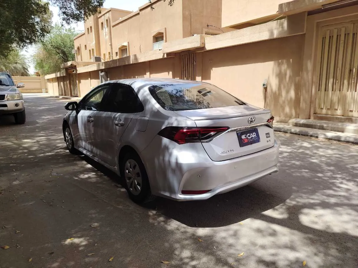 Car image 7