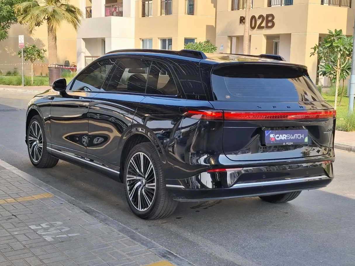 Car image 8