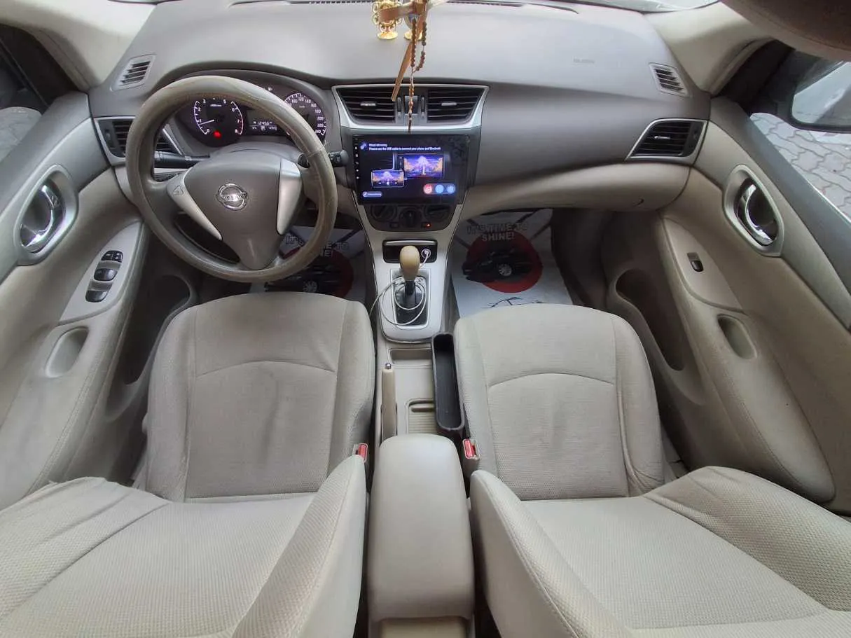 Car image 13