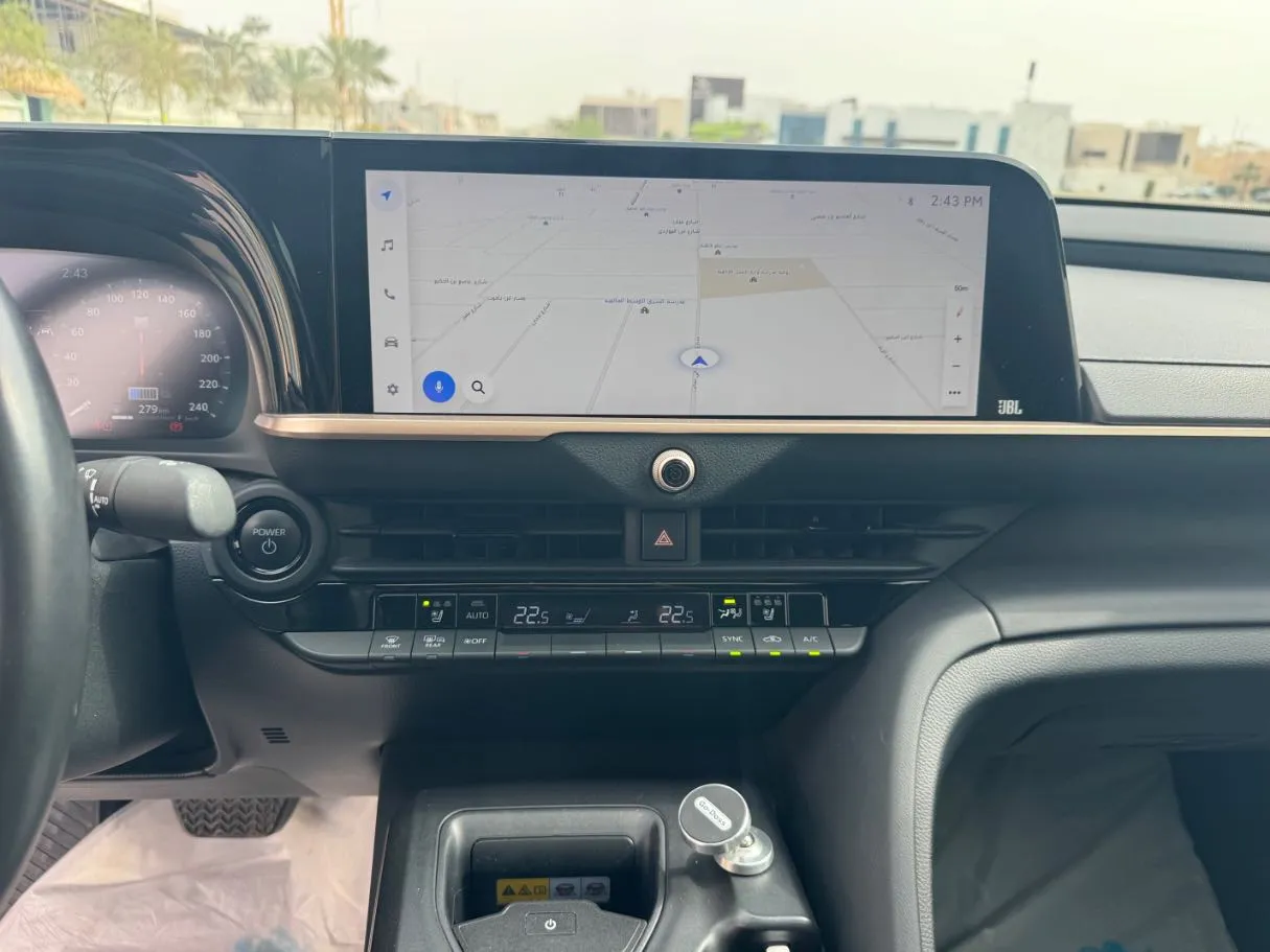Car image 16