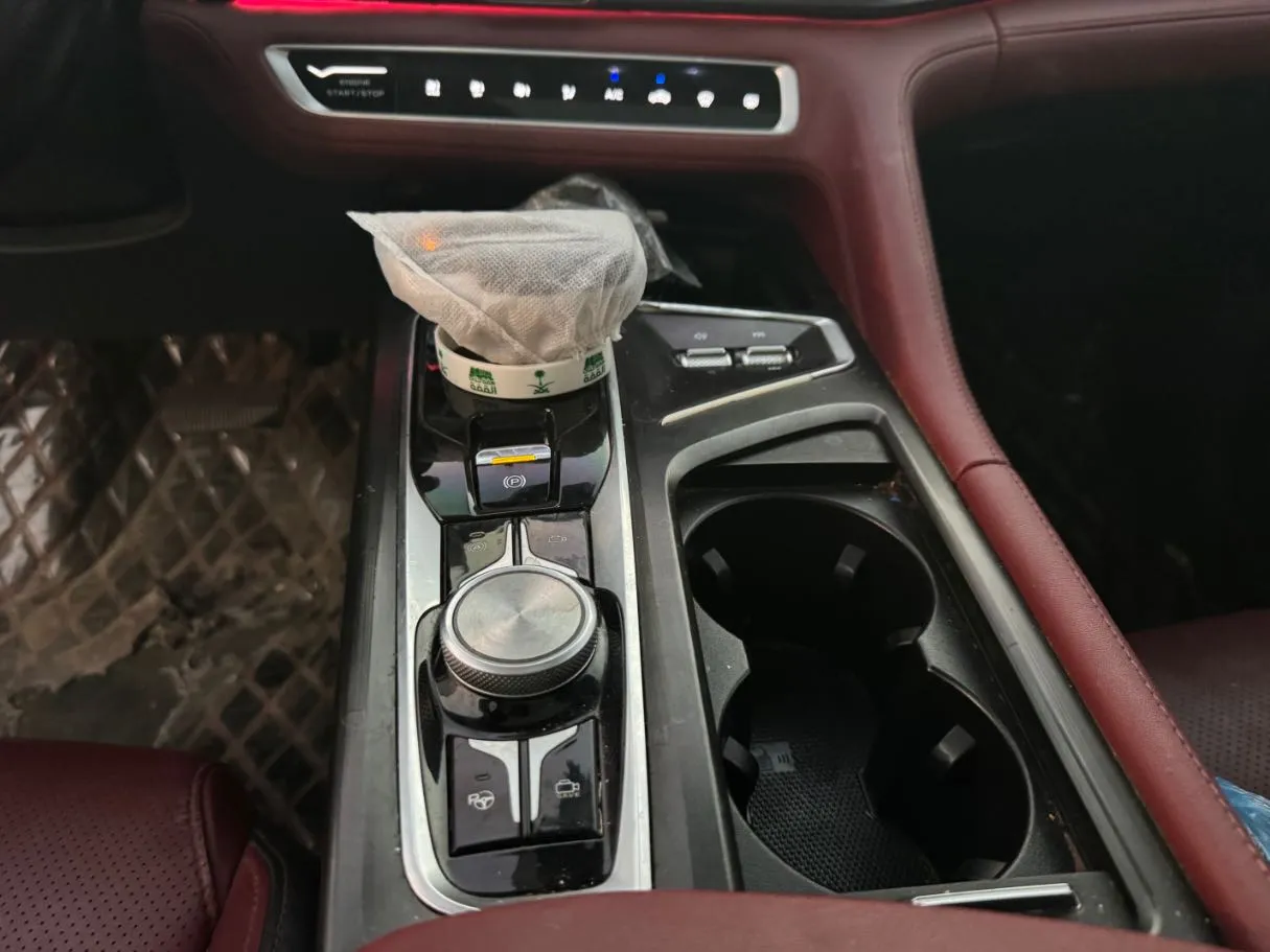 Car image 15