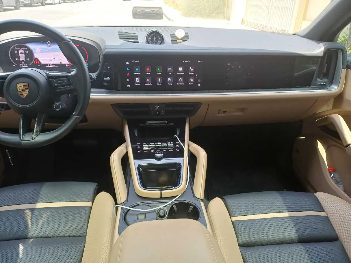 Car image 15