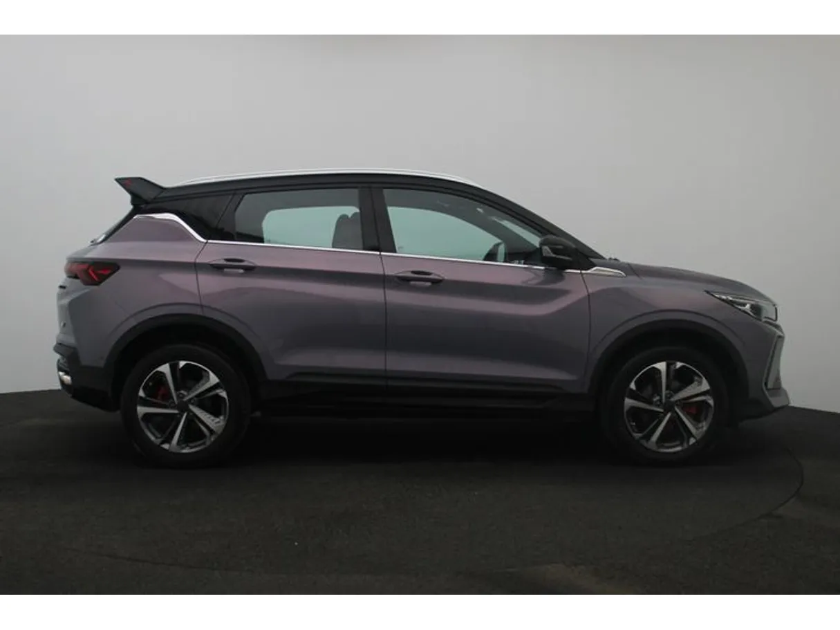 Car image 13