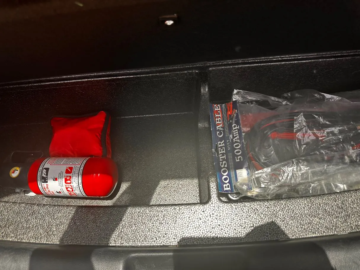 Car image 28