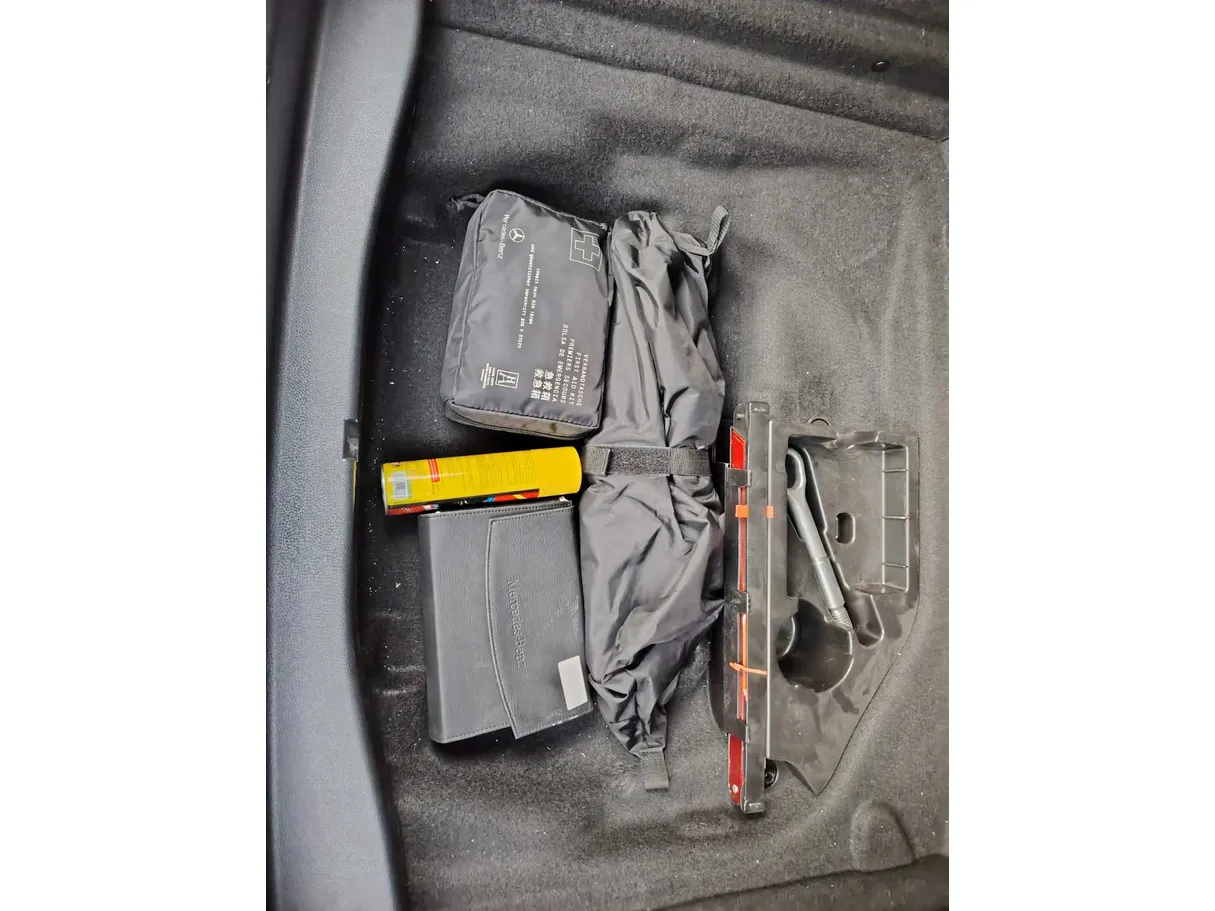 Car image 40