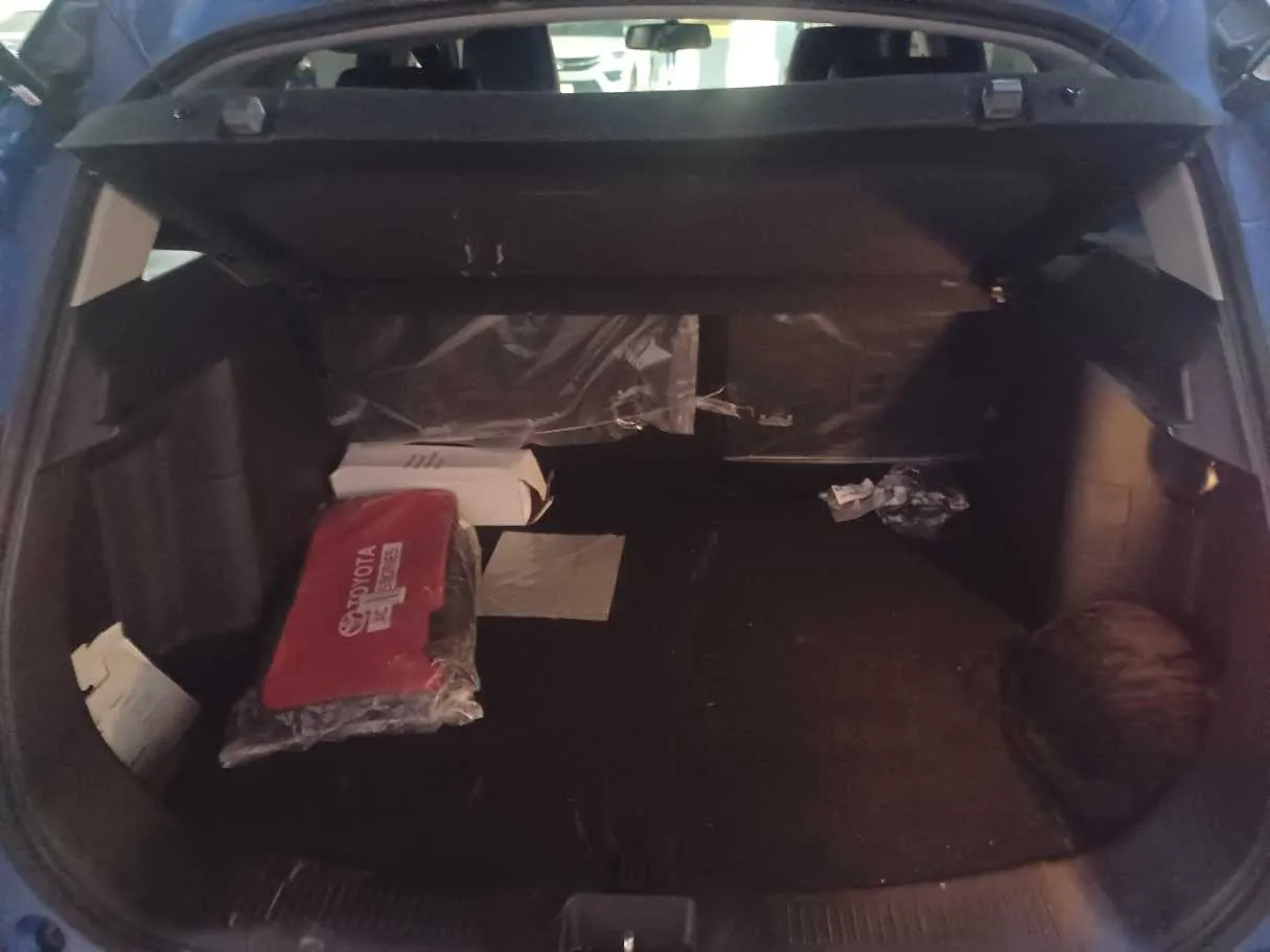 Car image 21