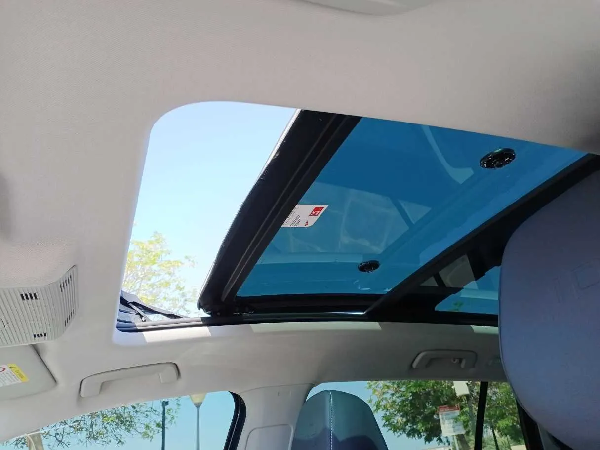 Car image 22