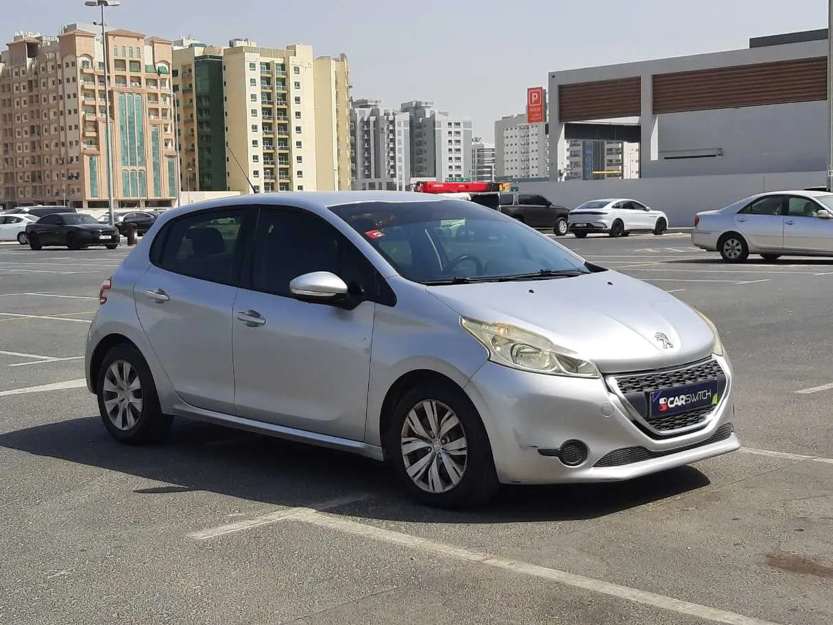 Car image 3