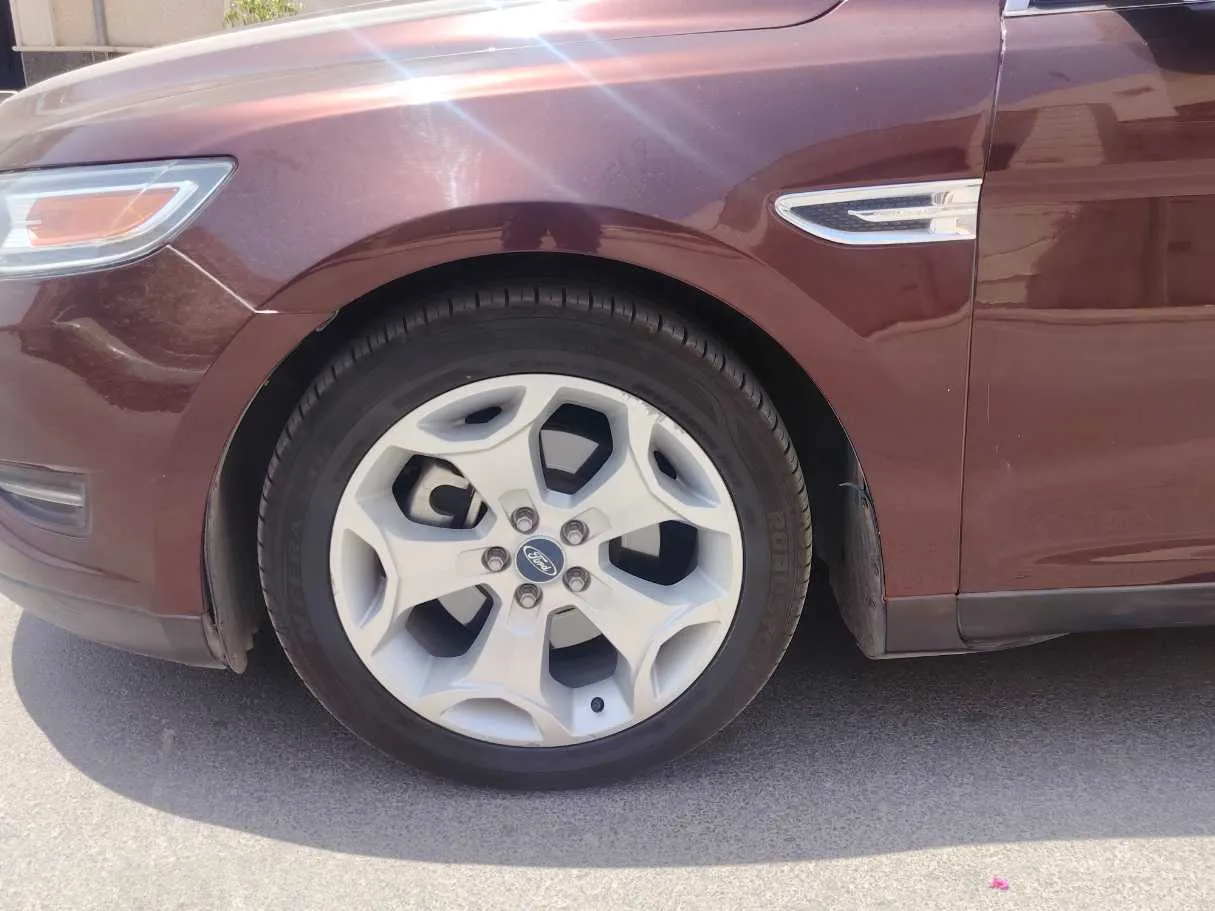 Car image 8