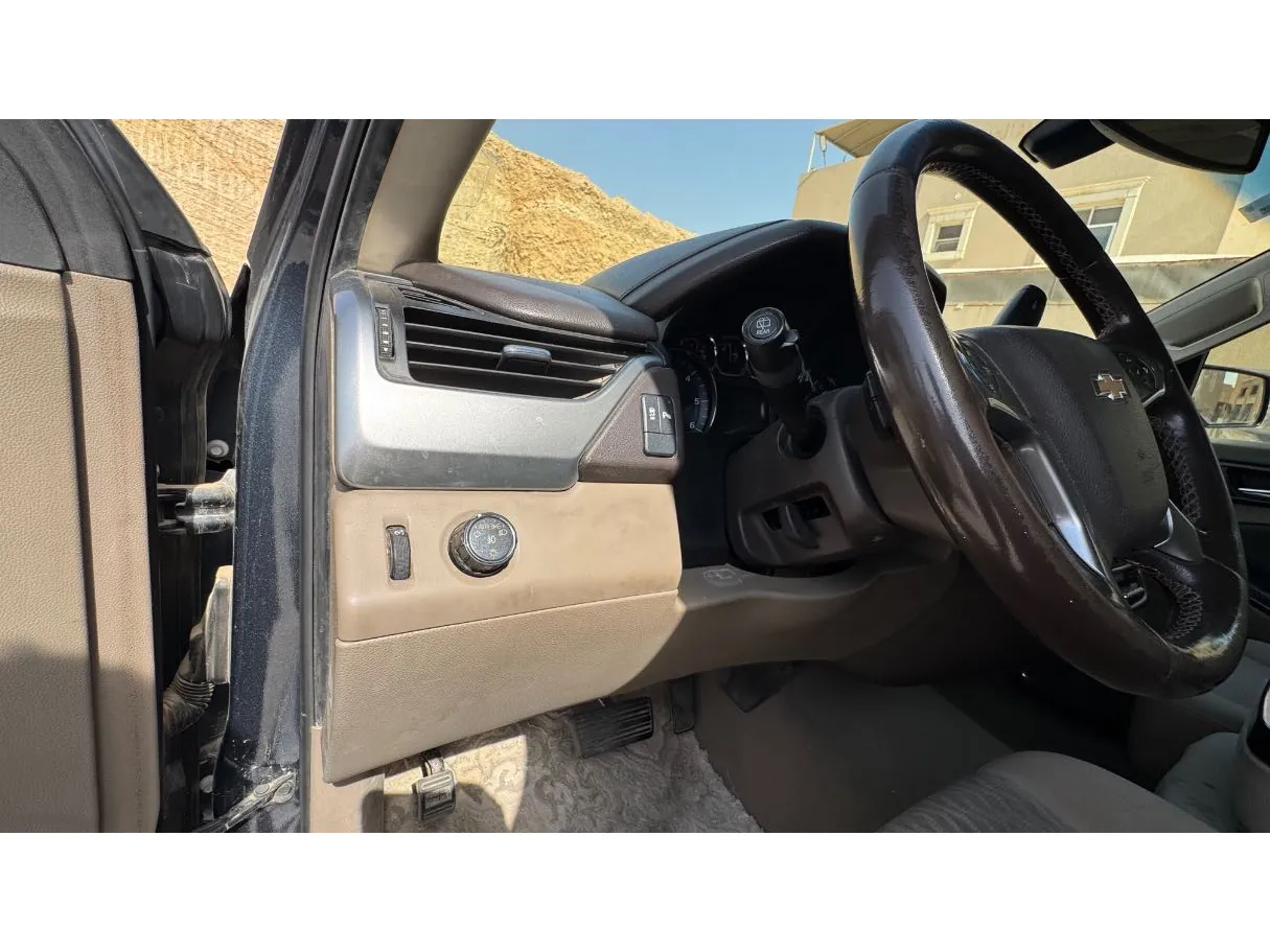 Car image 27