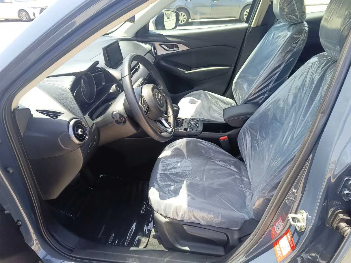 Car image 15