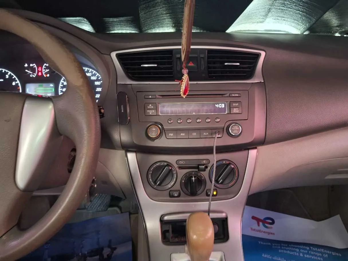 Car image 12