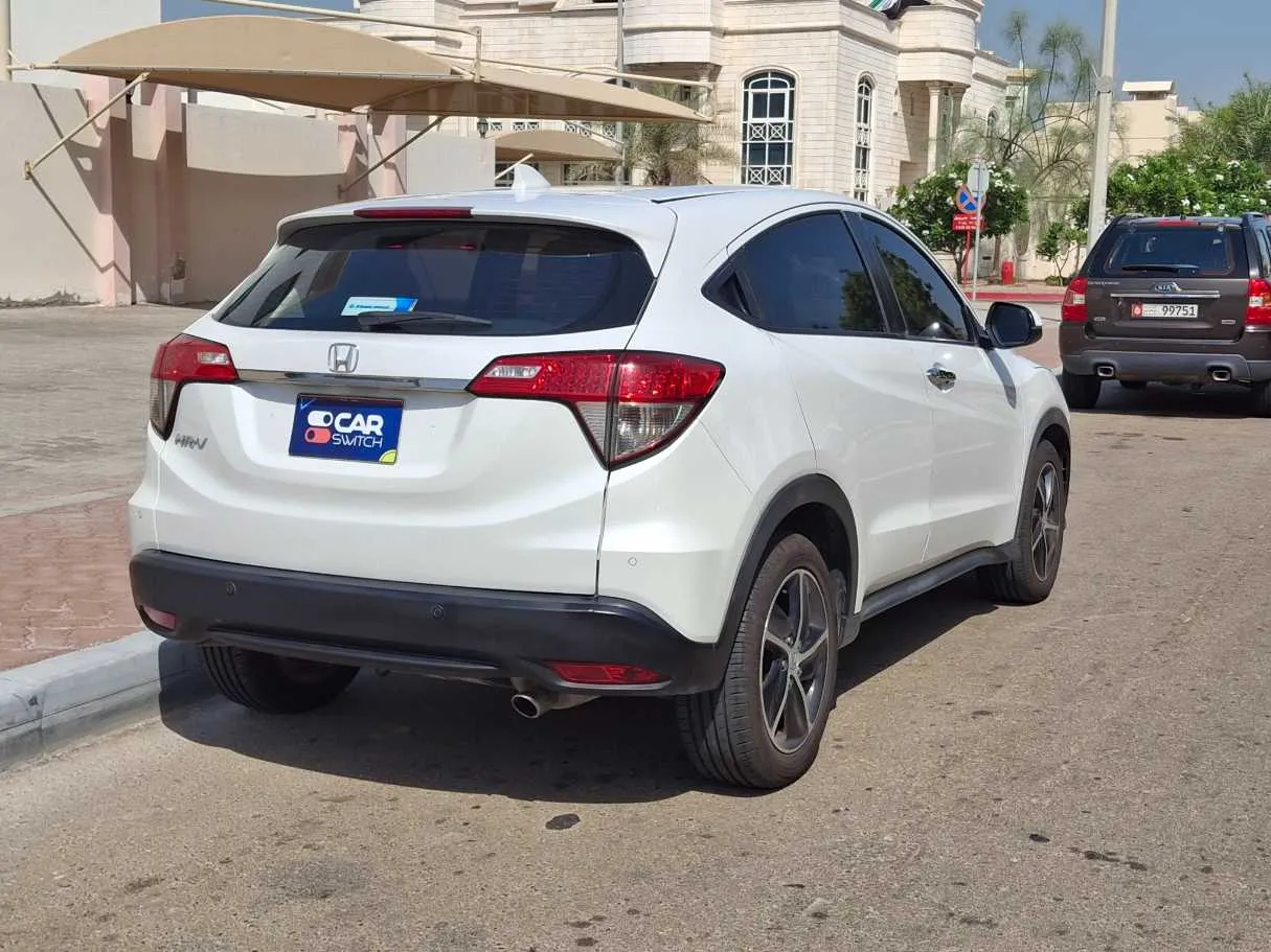 Car image 7
