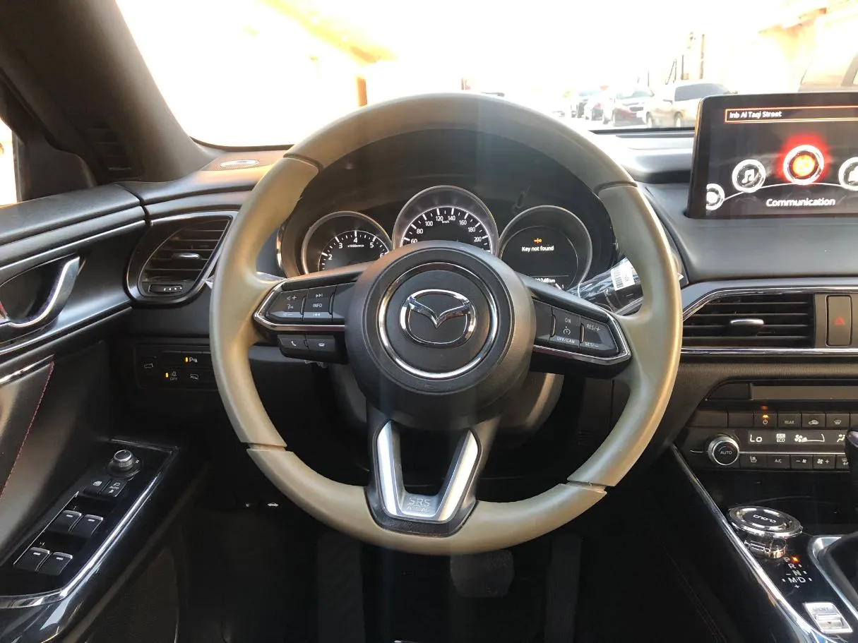 Car image 18