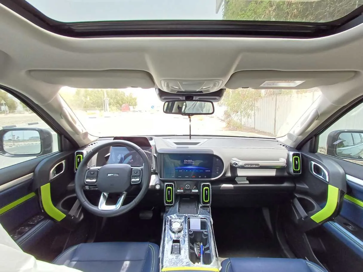Car image 14