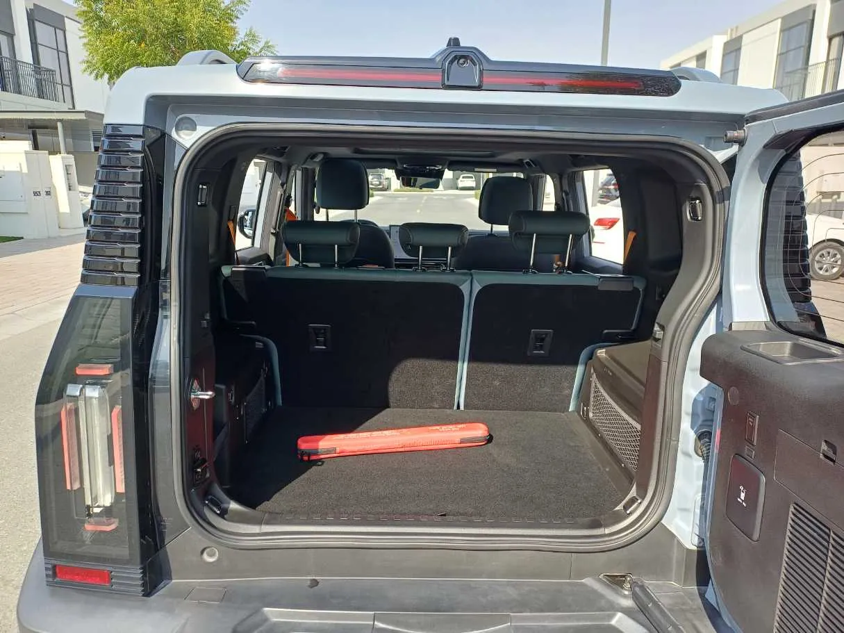 Car image 20