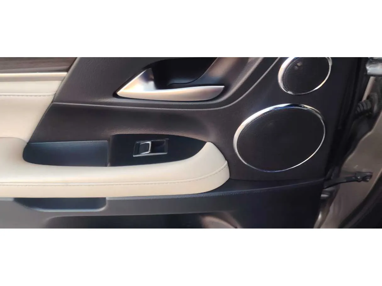 Car image 36