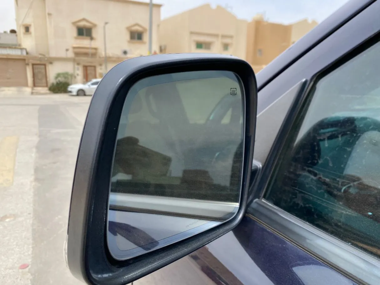 Car image 22