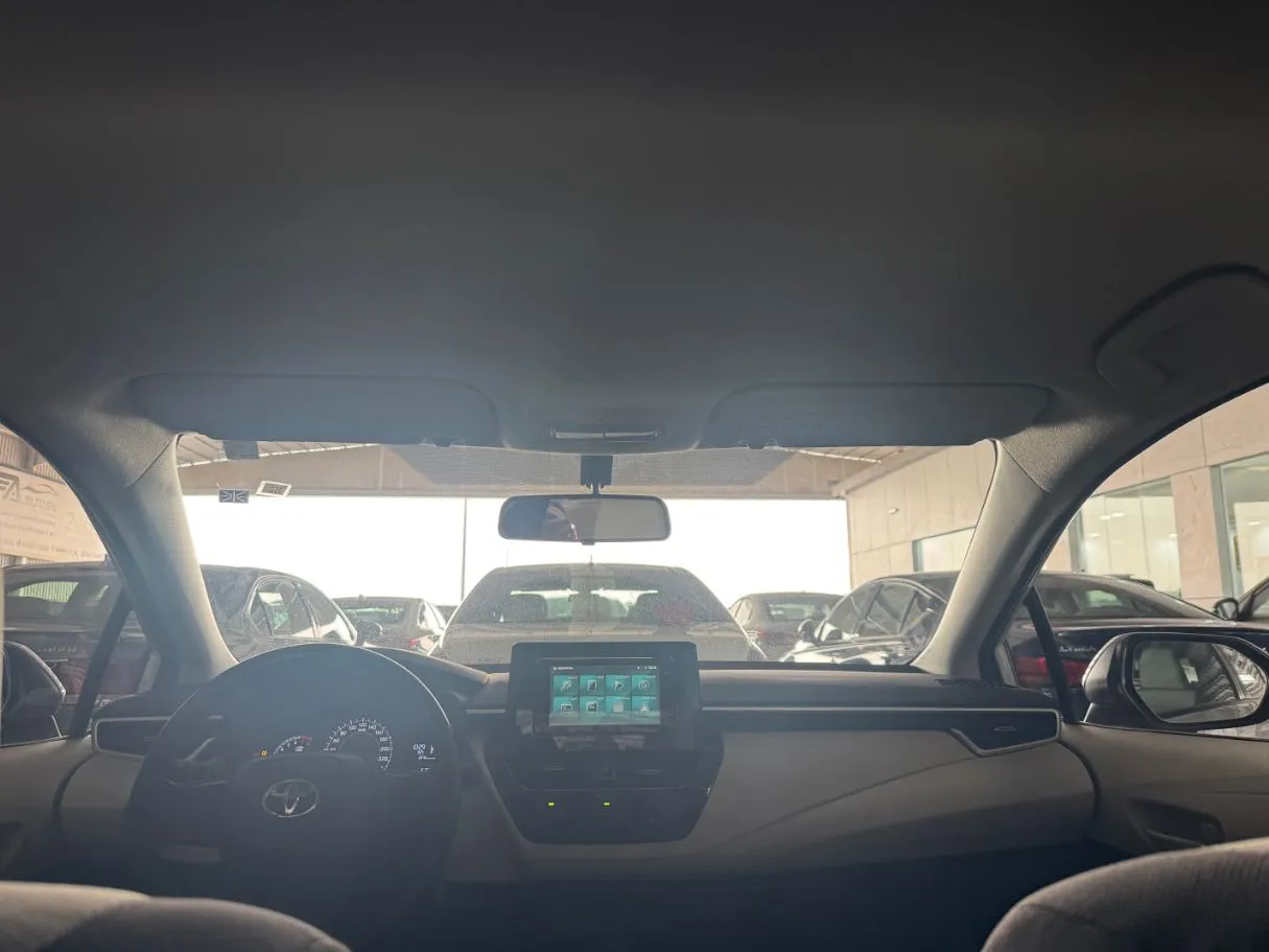 Car image 16