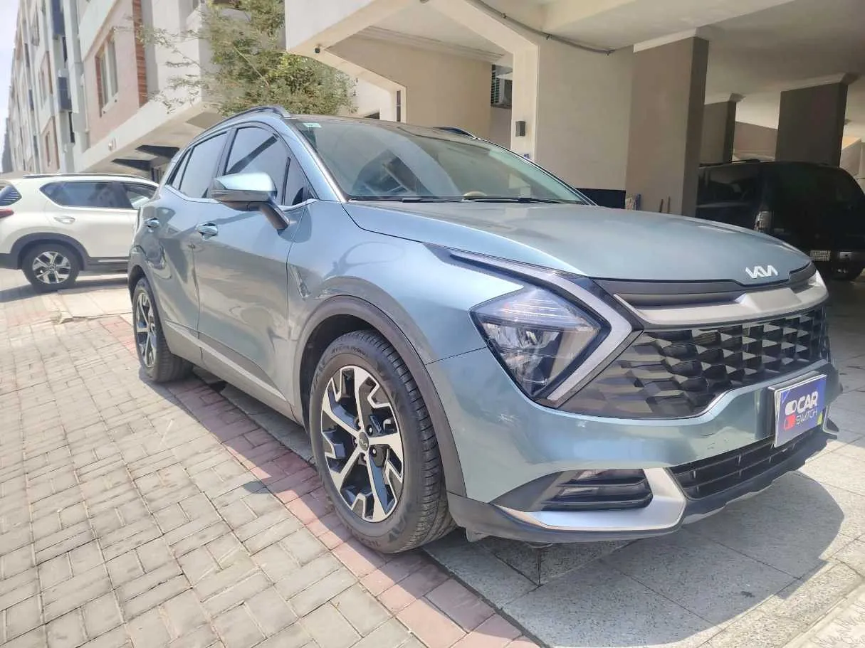 Car image 3