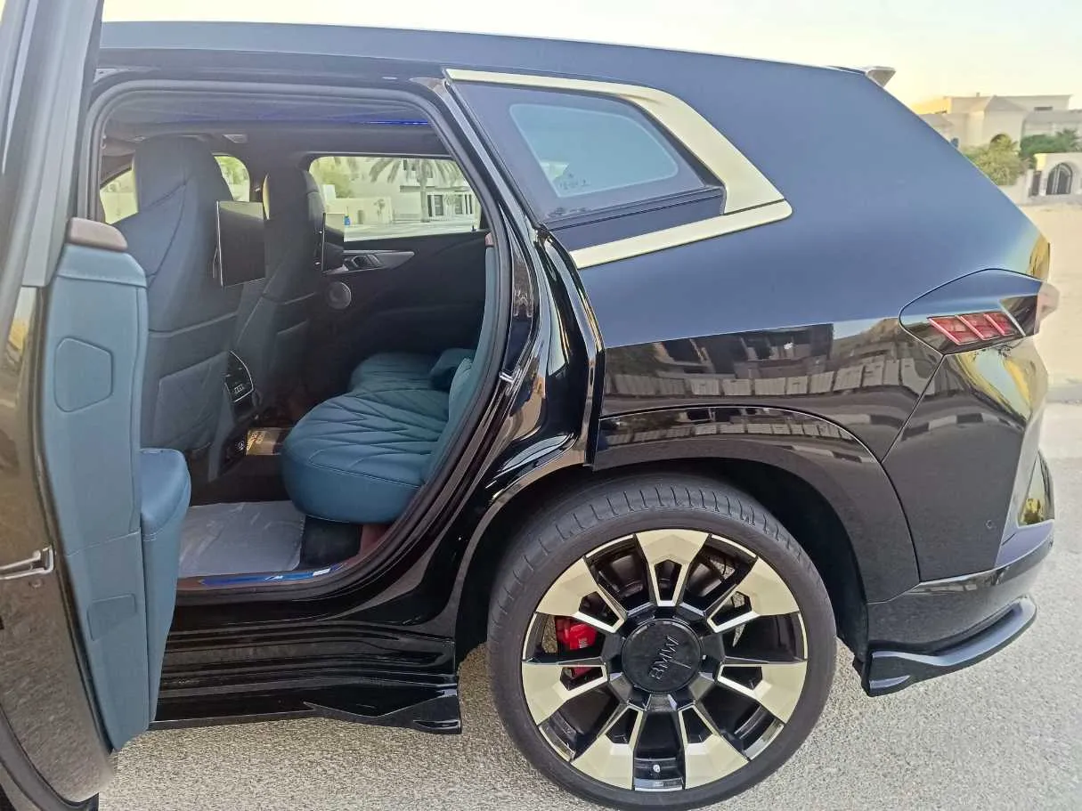 Car image 15