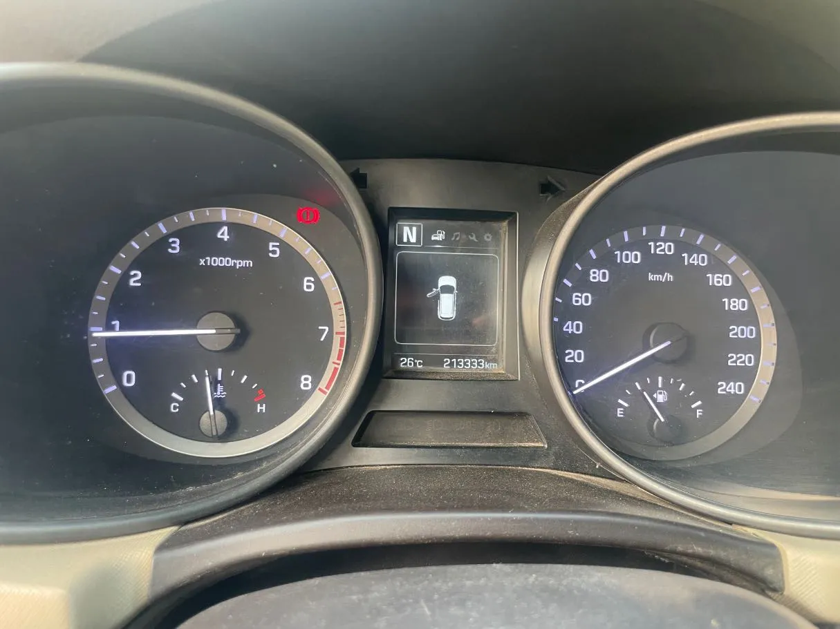 Car image 21