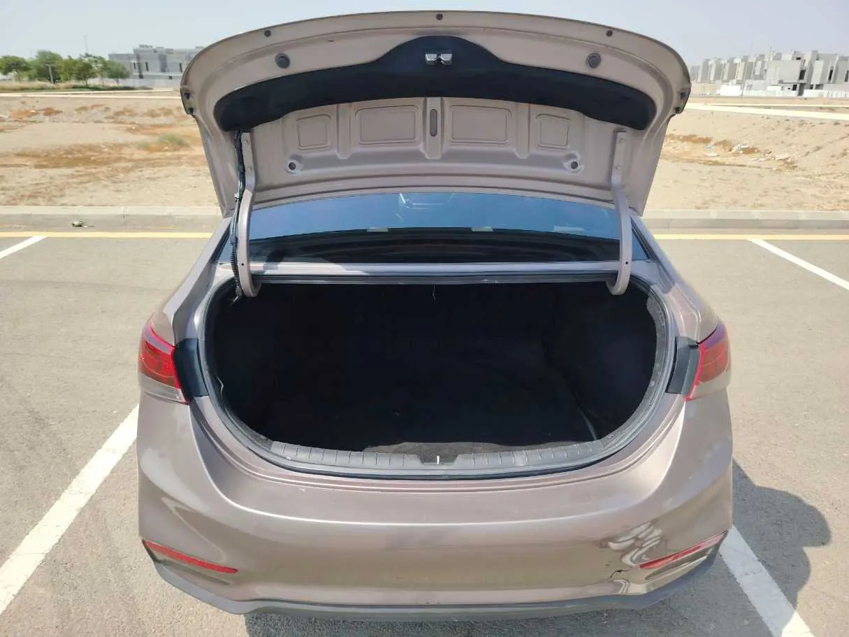 Car image 29