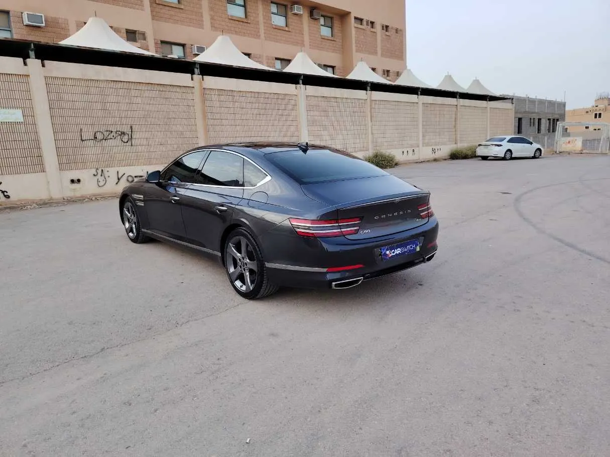 Car image 8