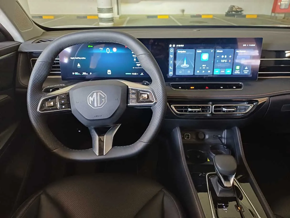 Car image 16