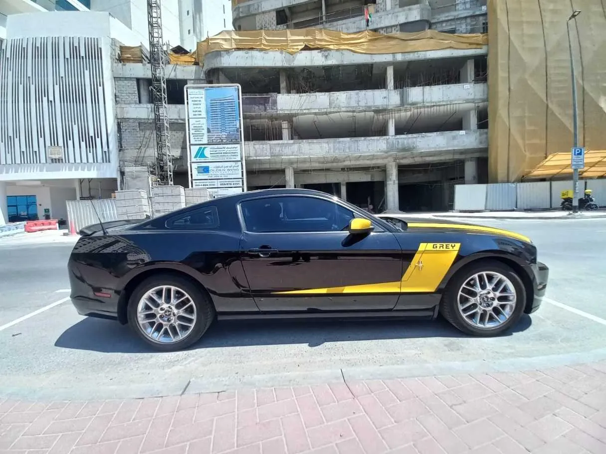 Car image 8