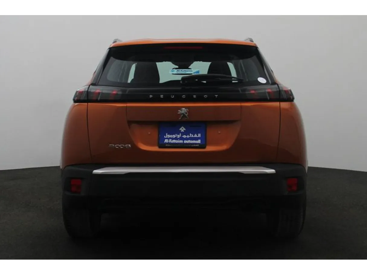 Car image 12