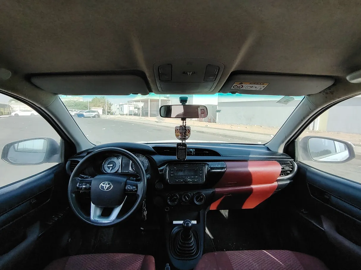 Car image 17