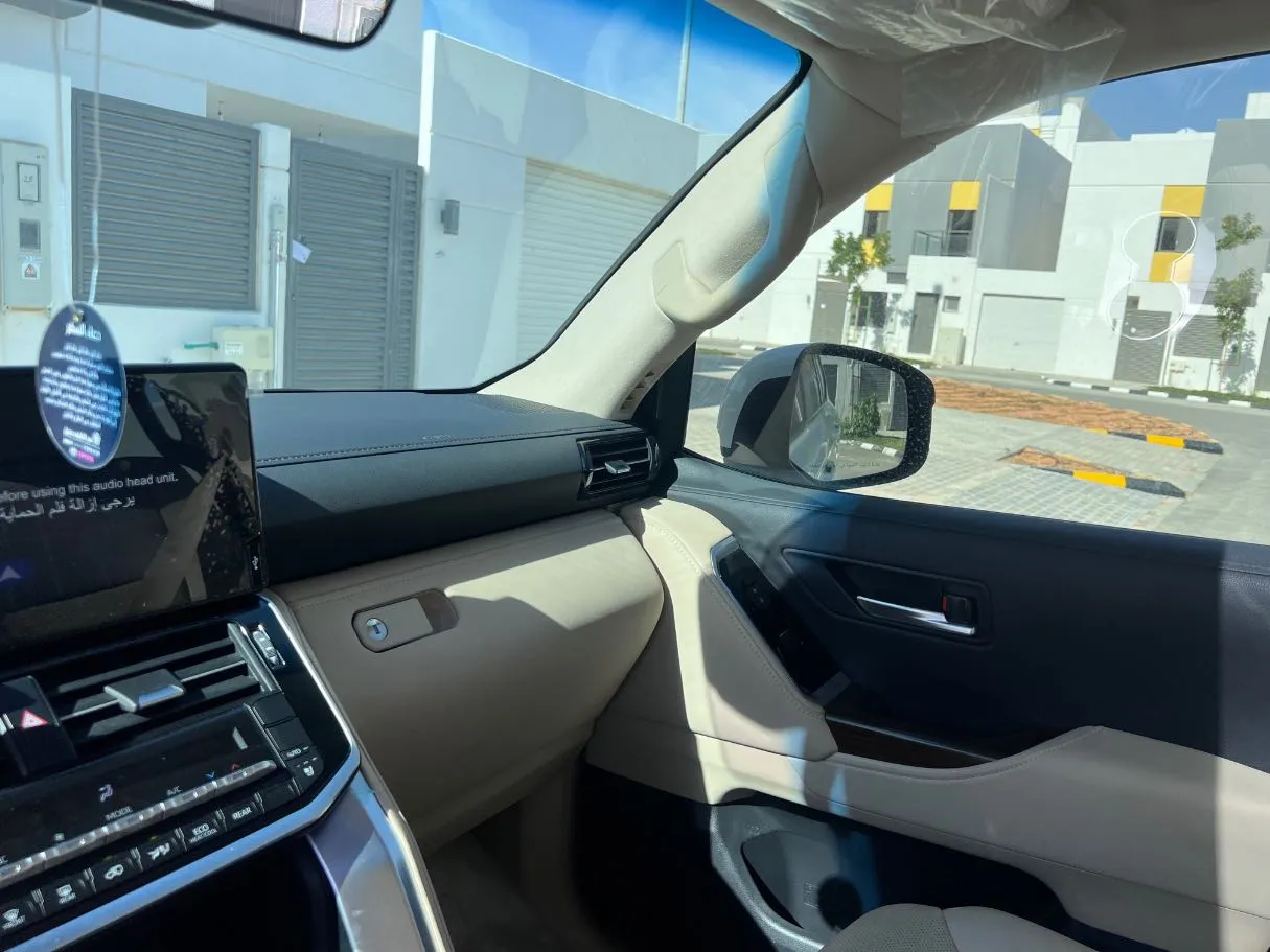 Car image 28
