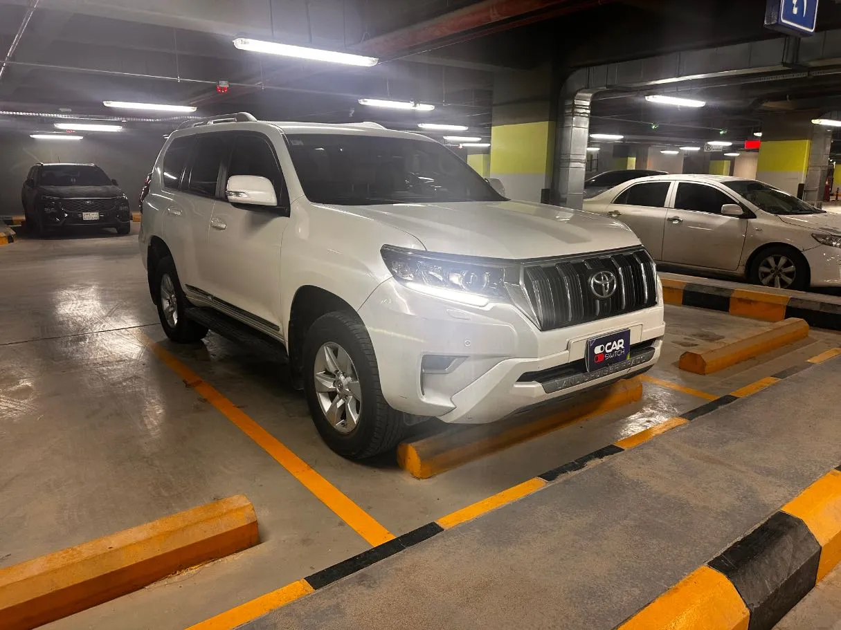 Car image 3