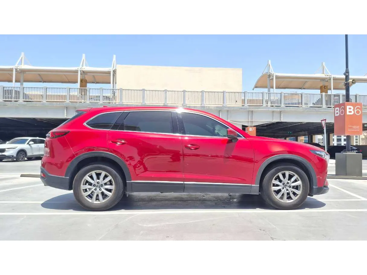 Car image 4