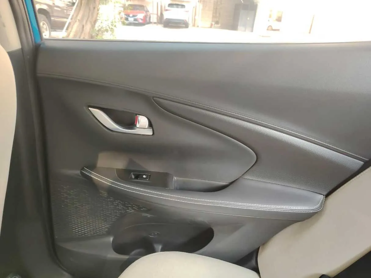 Car image 39