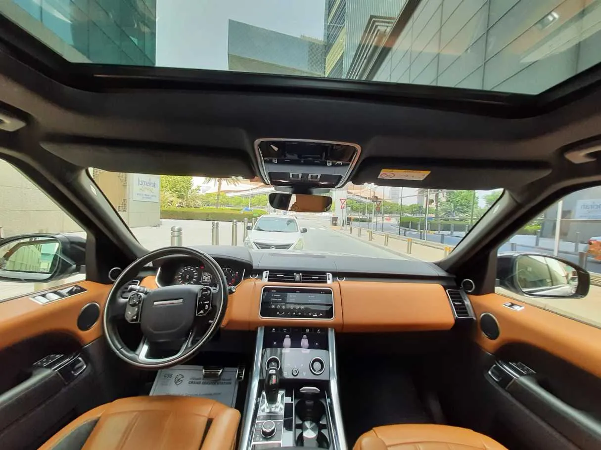 Car image 14