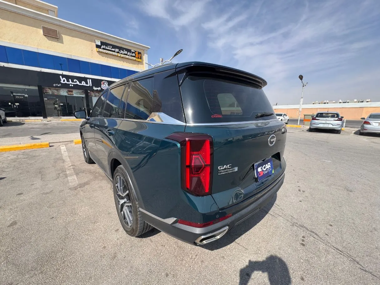 Car image 7