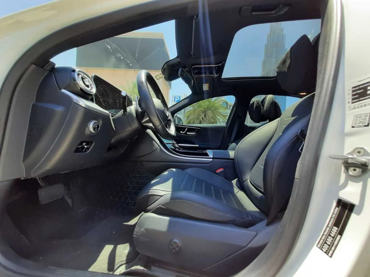 Car image 12