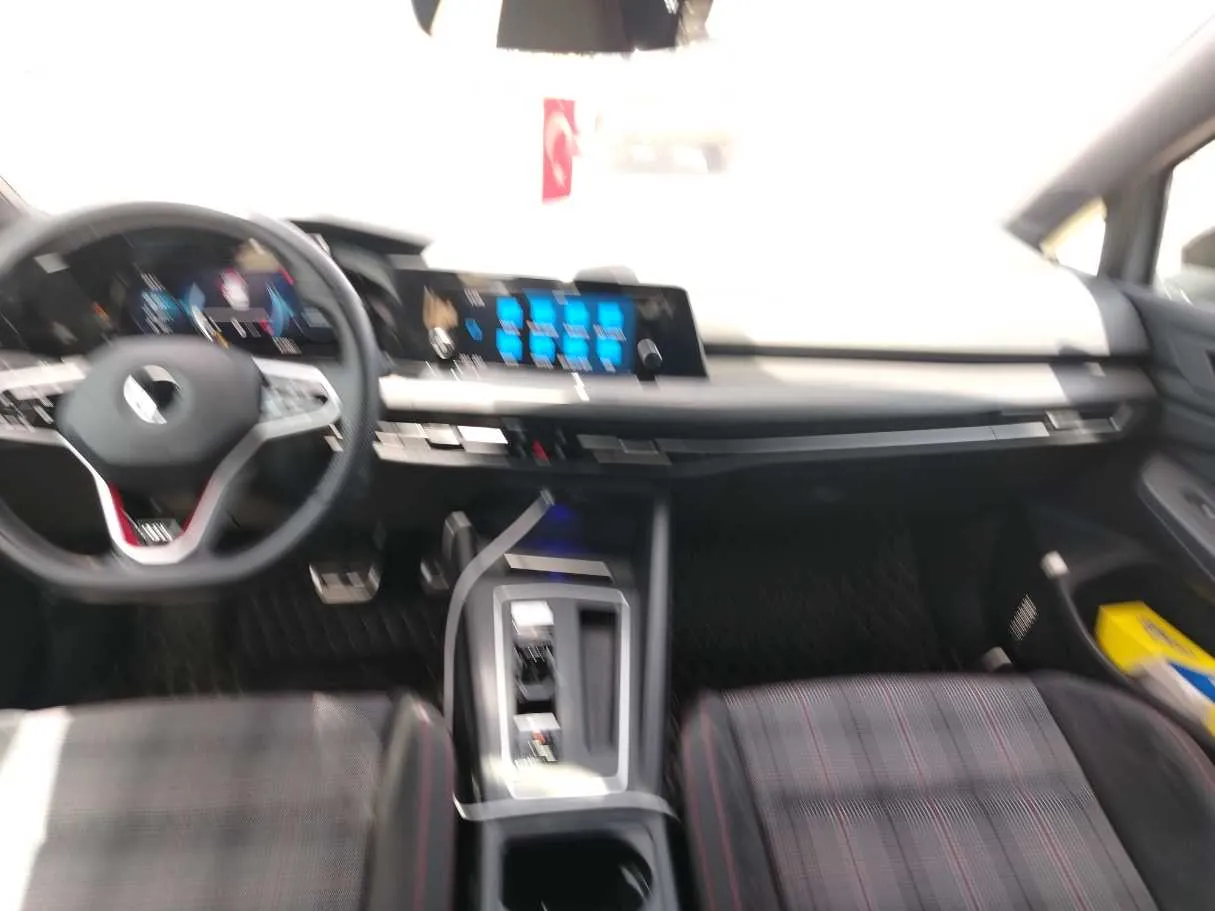 Car image 23
