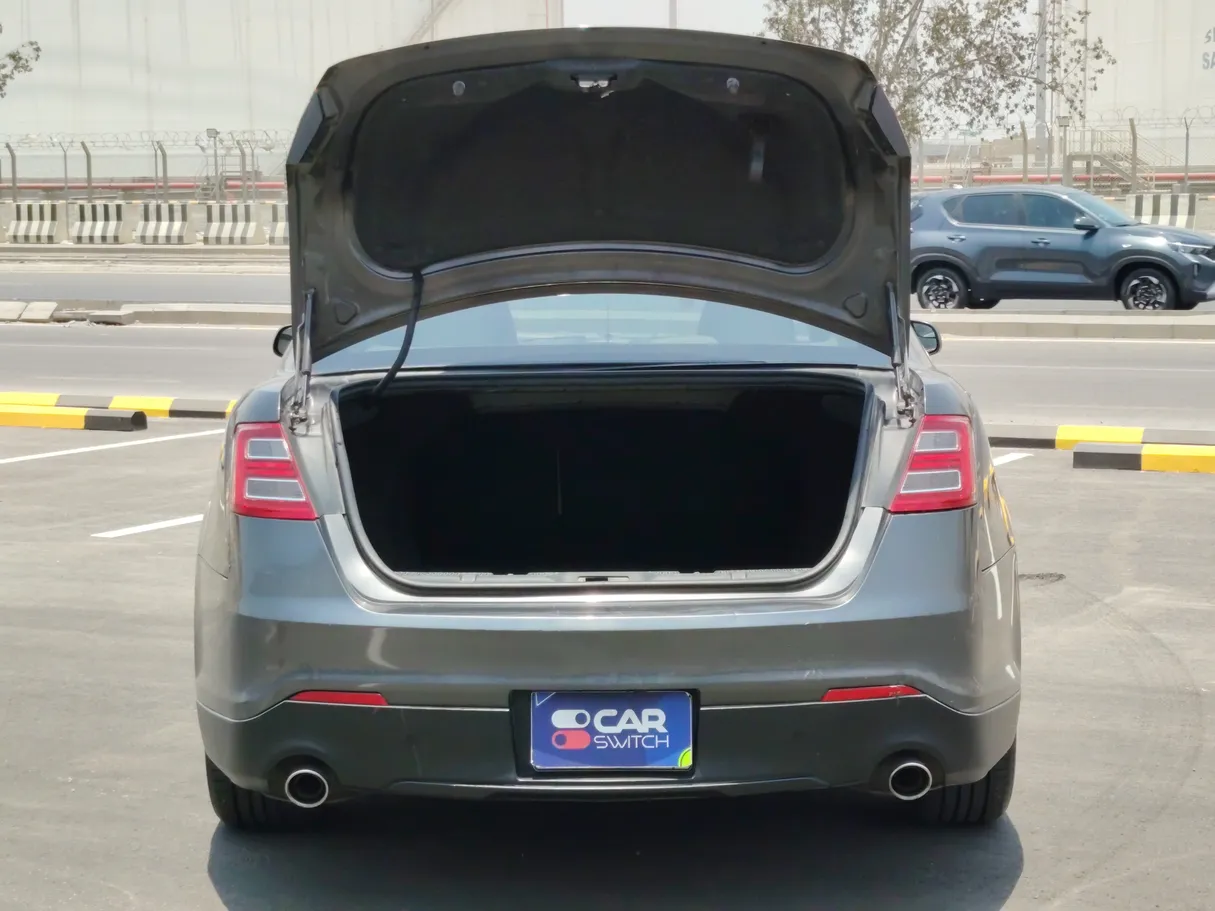 Car image 23