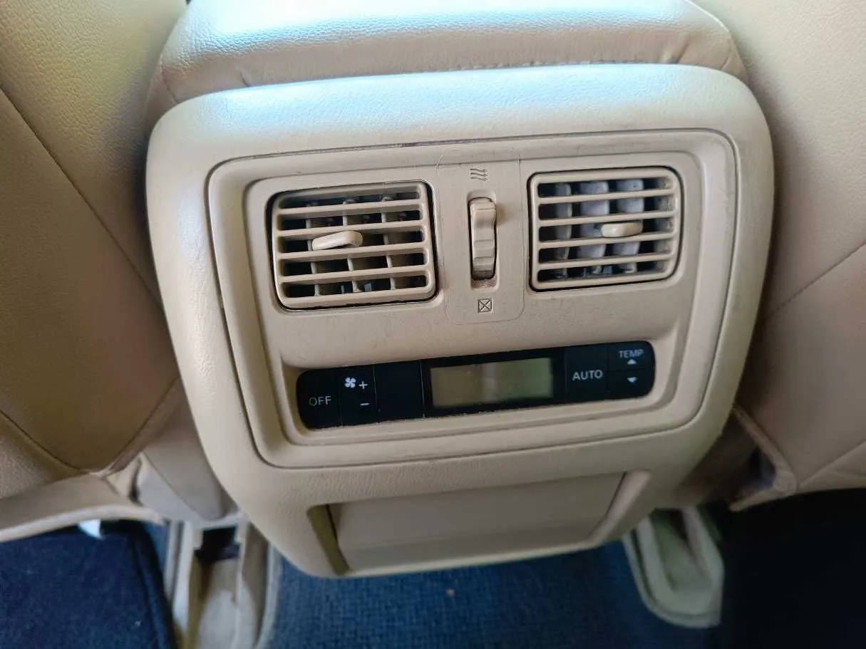 Car image 28