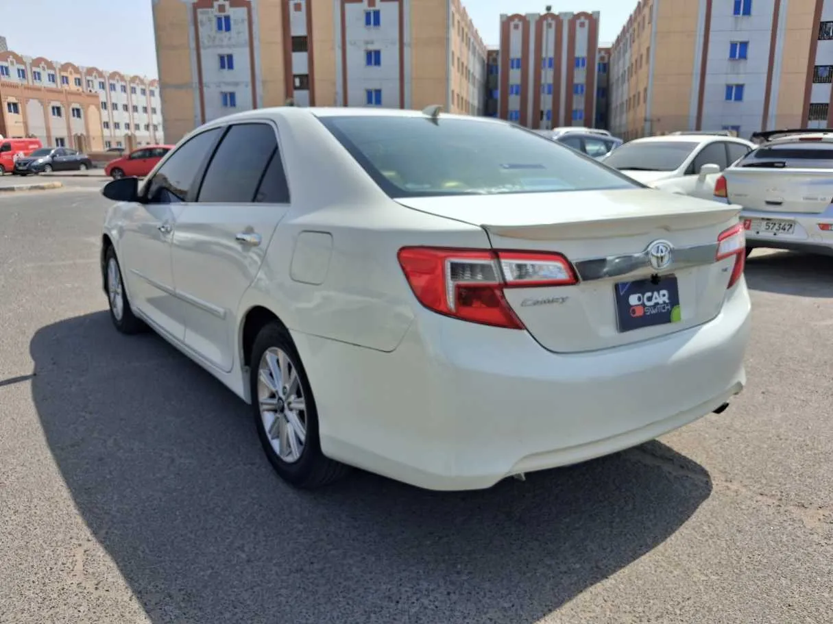 Car image 7