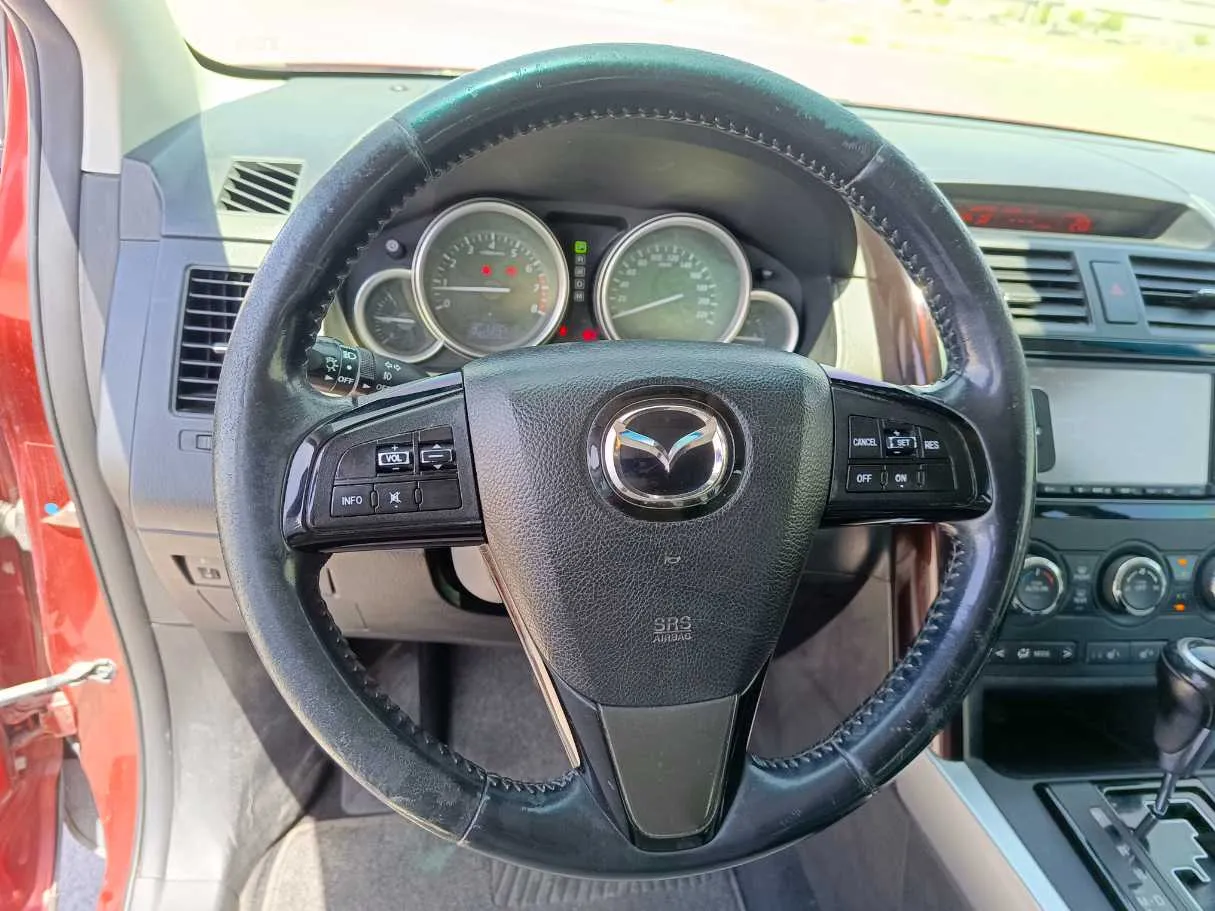 Car image 24