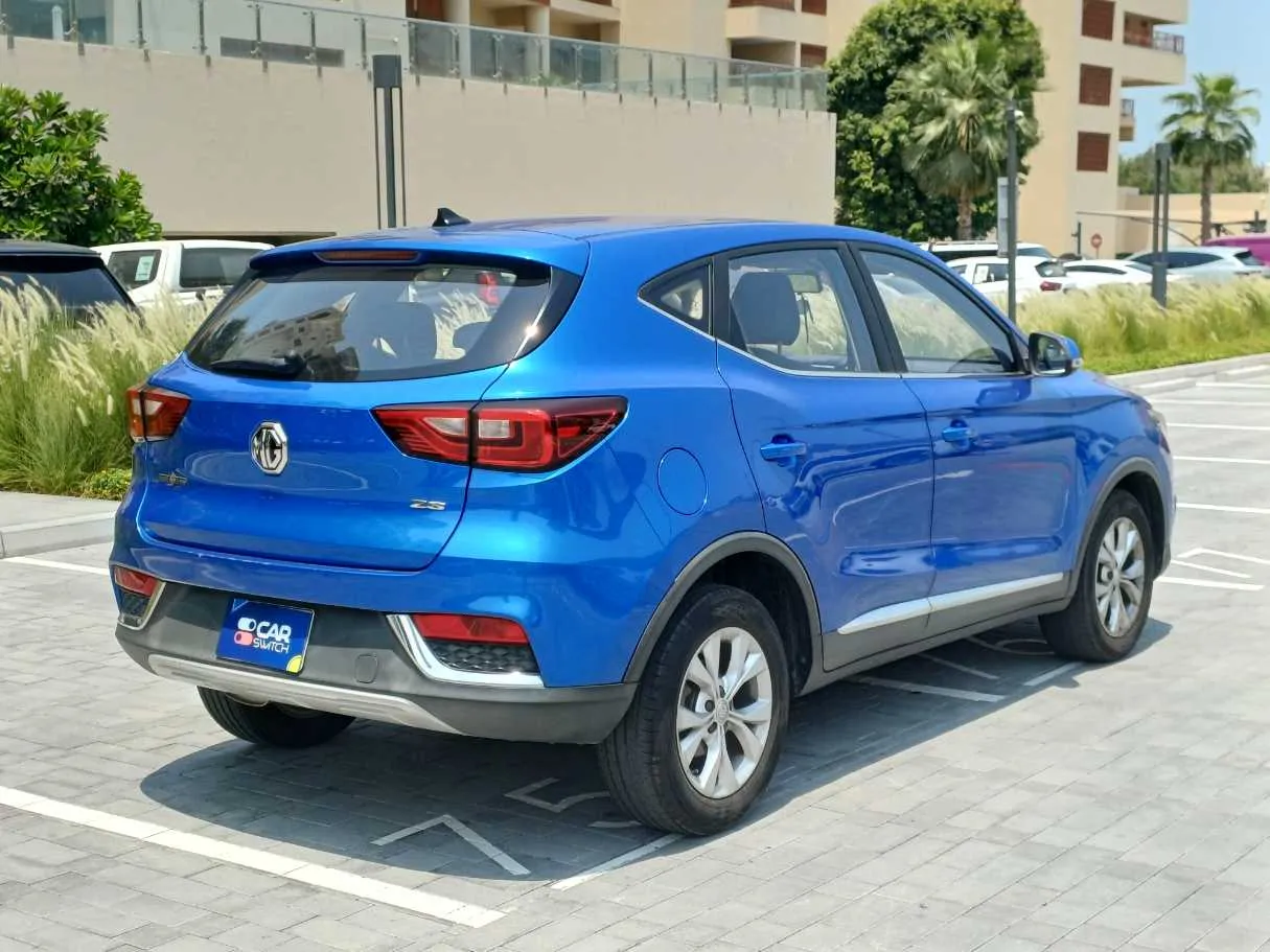 Car image 5