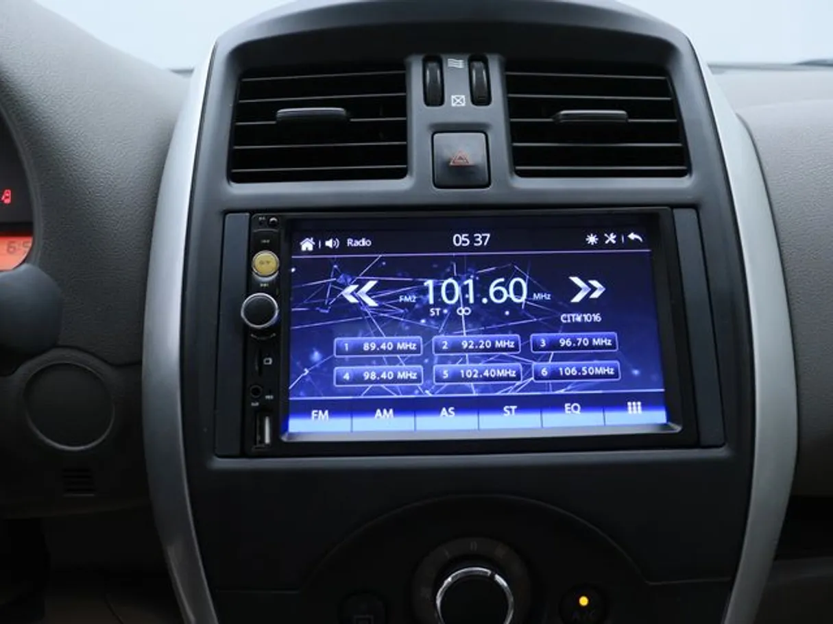 Car image 5
