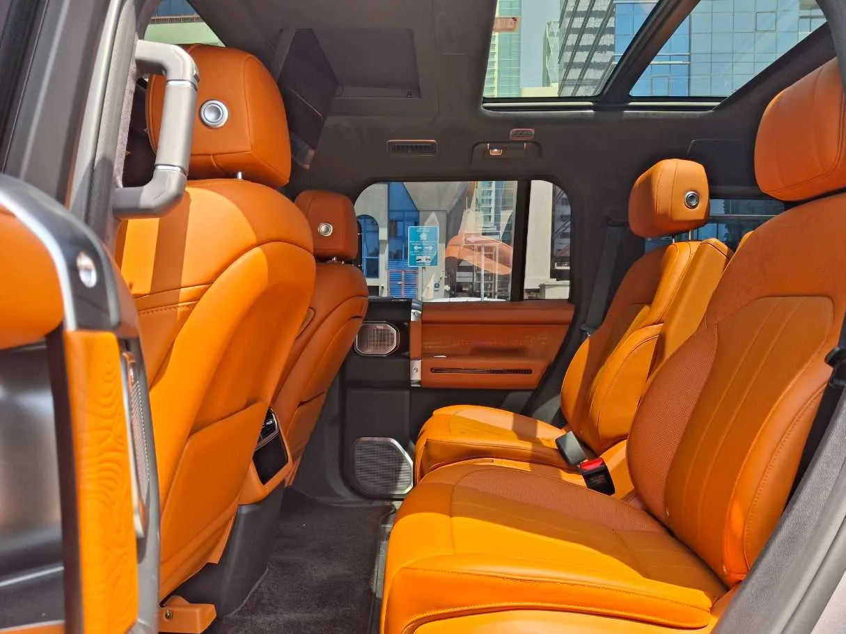 Car image 13