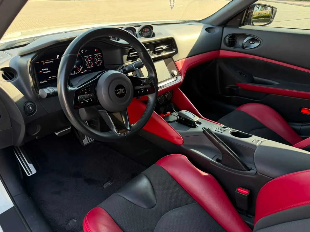 Car image 14