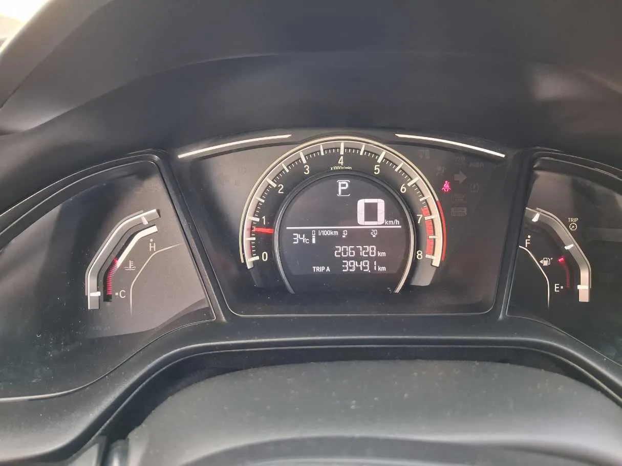 Car image 19